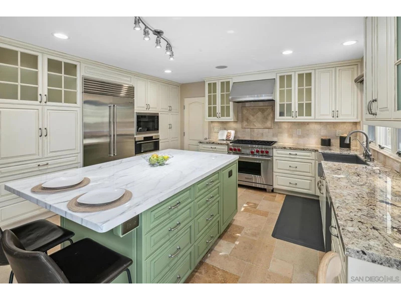 7054472608101613576.webp