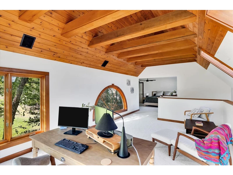 7055942609041934315.webp