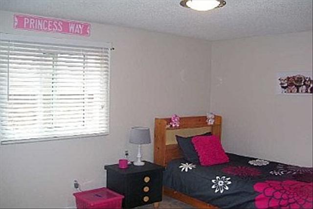 585735_19_L.jpg
