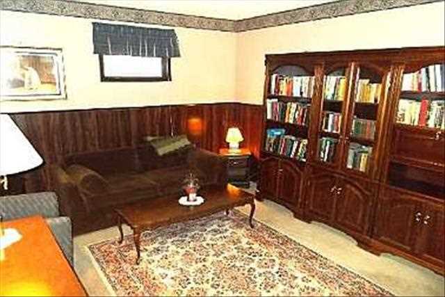 590388_12_L.jpg