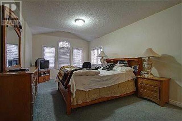 598503_10_L.jpg