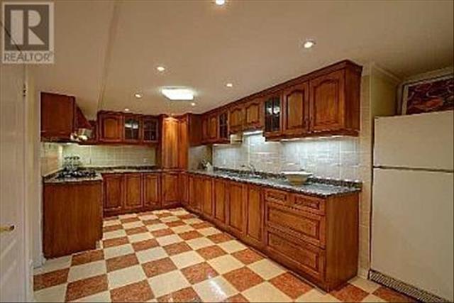 598503_15_L.jpg