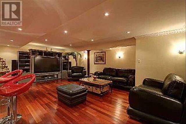 598503_17_L.jpg