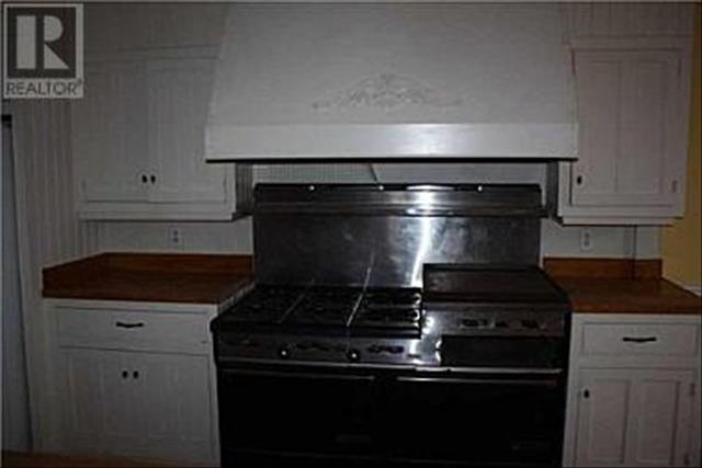 620786_12_L.jpg