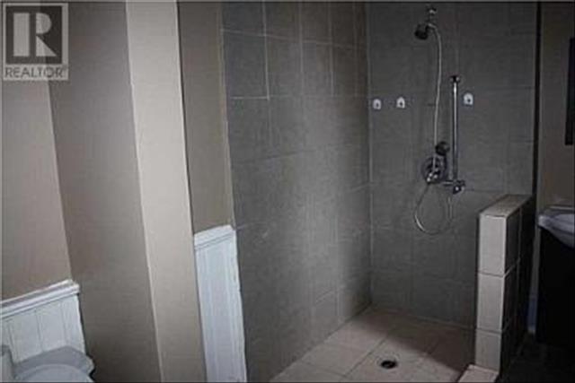 620786_13_L.jpg