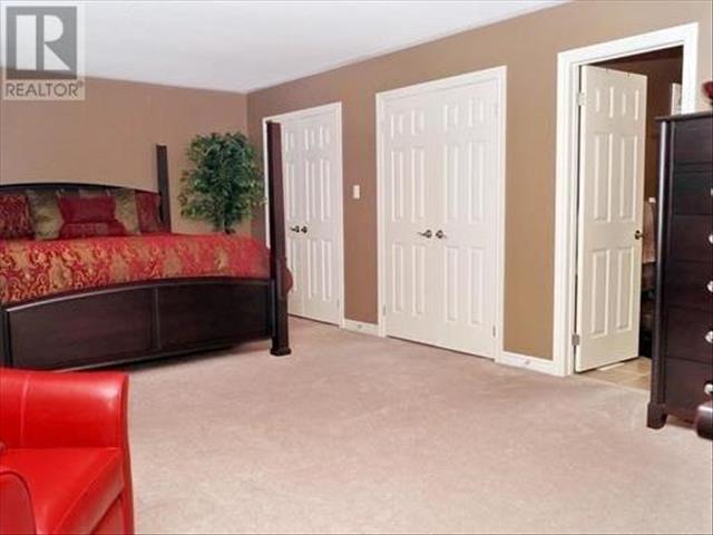 625705_11_L.jpg
