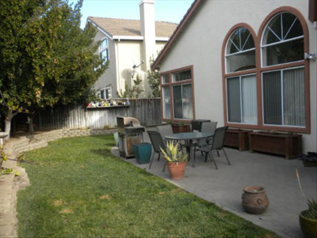 574669_12_L.jpg