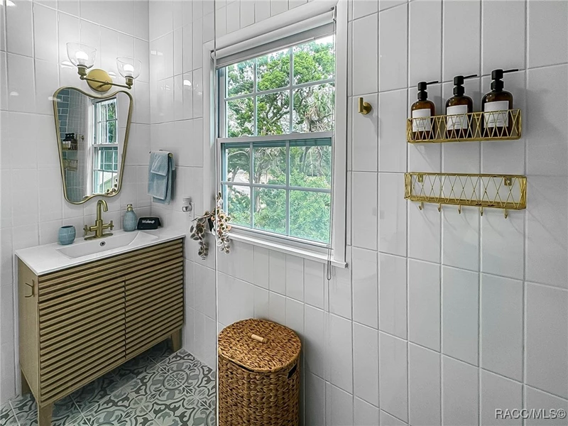 7042632602111507398.webp