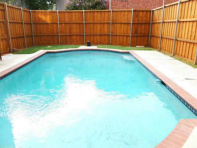 534087_22_L.jpg