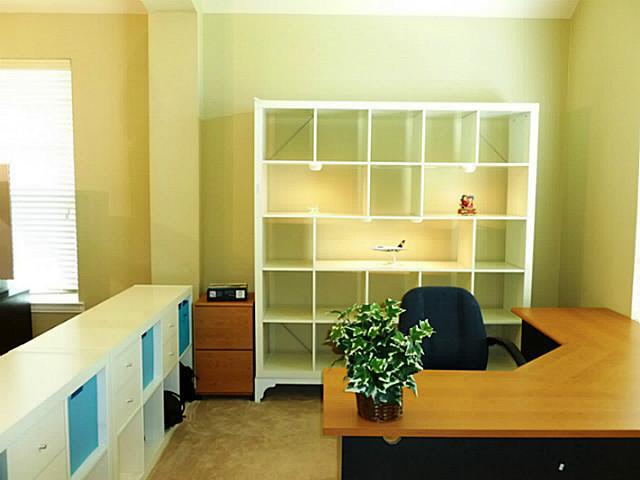 534603_28_L.jpg