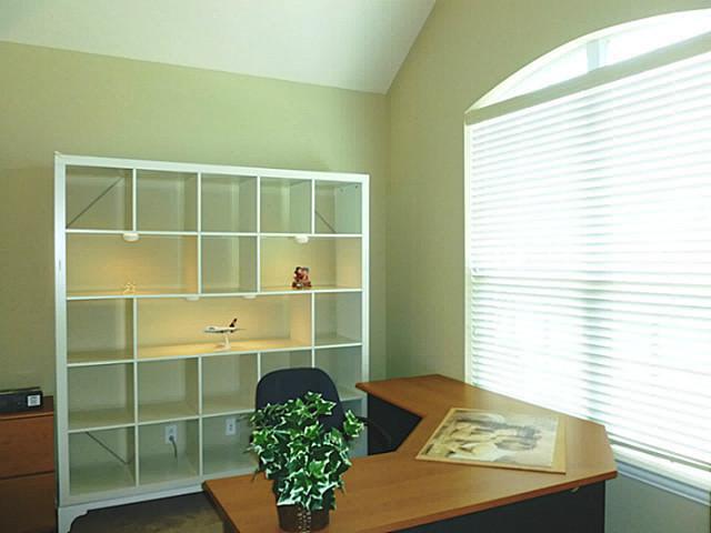 534603_31_L.jpg