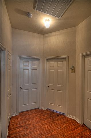 534603_9_L.jpg