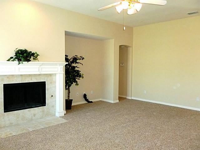 536929_8_L.jpg