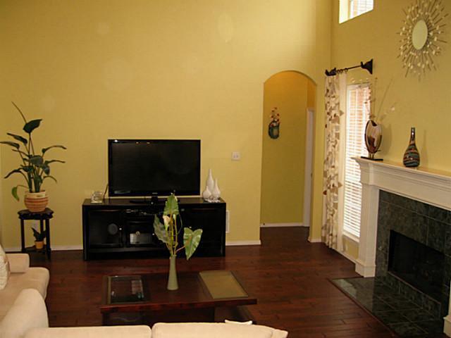 541450_13_L.jpg
