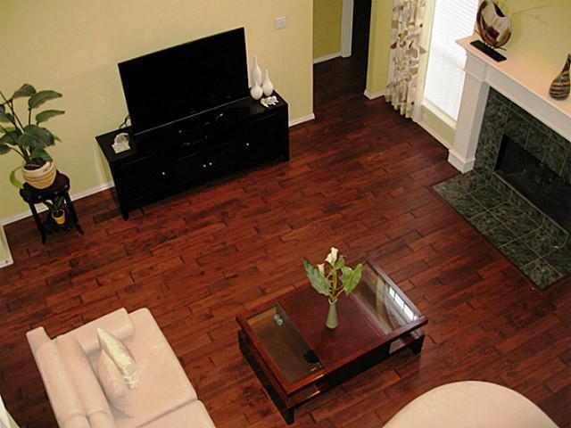 541450_14_L.jpg