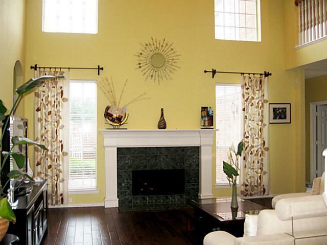 541450_15_L.jpg