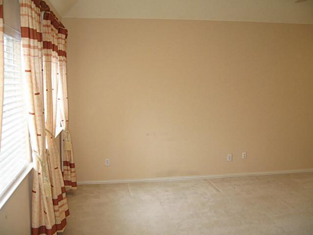 541450_22_L.jpg