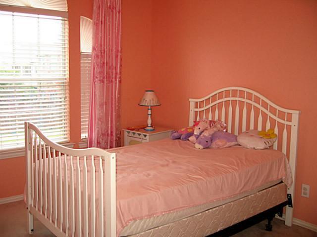 541450_23_L.jpg