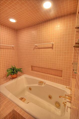 552476_27_L.jpg