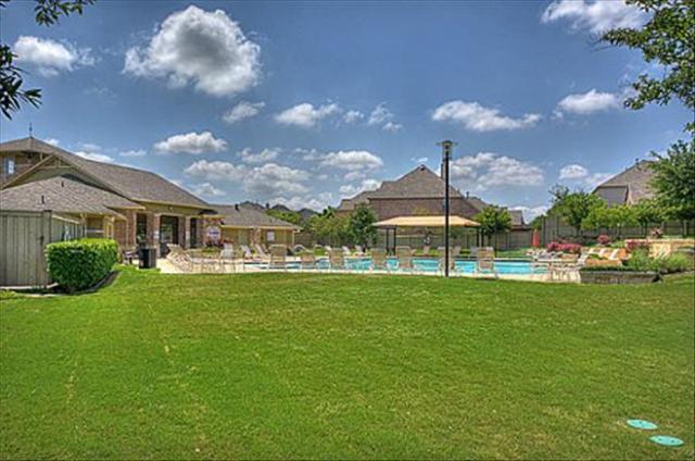 557161_33_L.jpg
