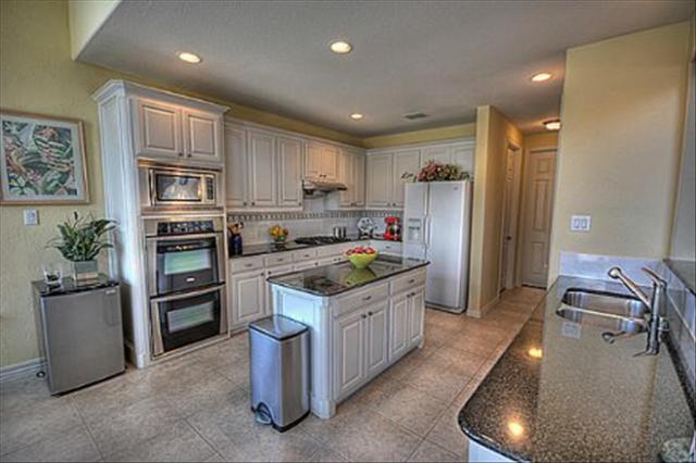 557161_3_L.jpg