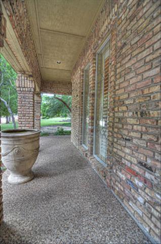 563904_26_L.jpg
