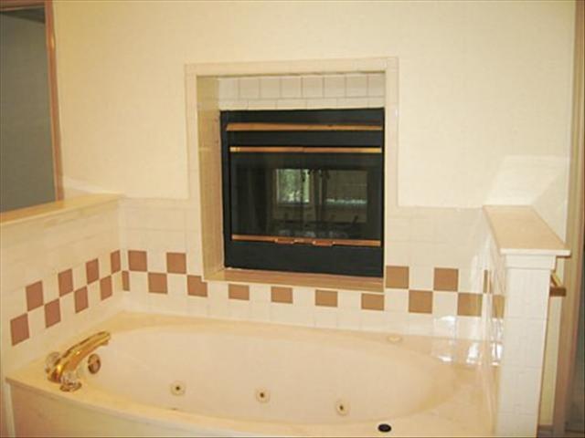584597_20_L.jpg
