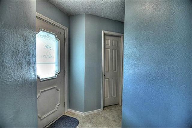 587401_16_L.jpg