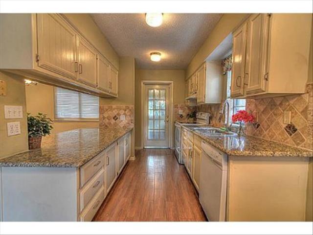 592185_4_L.jpg