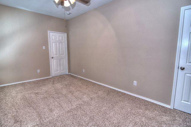 605985_32_L.jpg