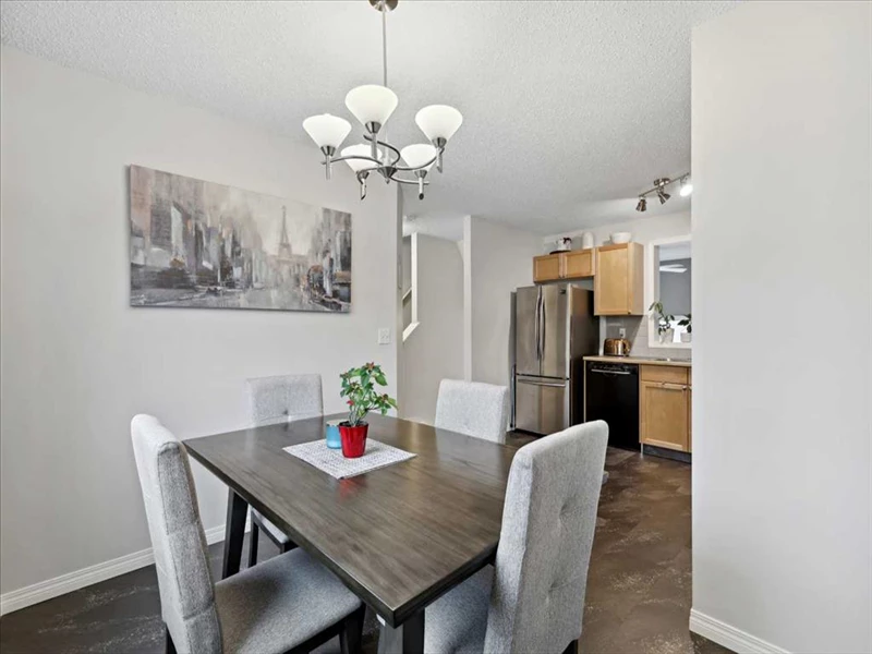 7023122504042222328.webp